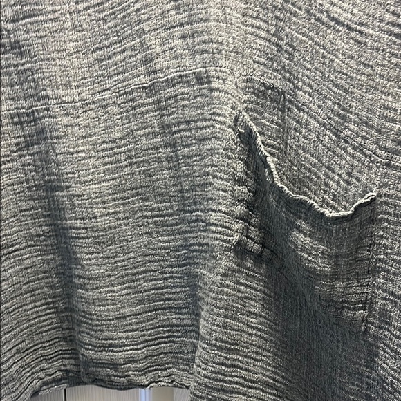 Women's Gray Linen Boho Top - Picture 4 of 6